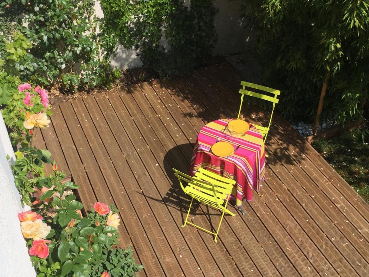 Les Gites Du Clos Saint-Martin Maule Exterior foto