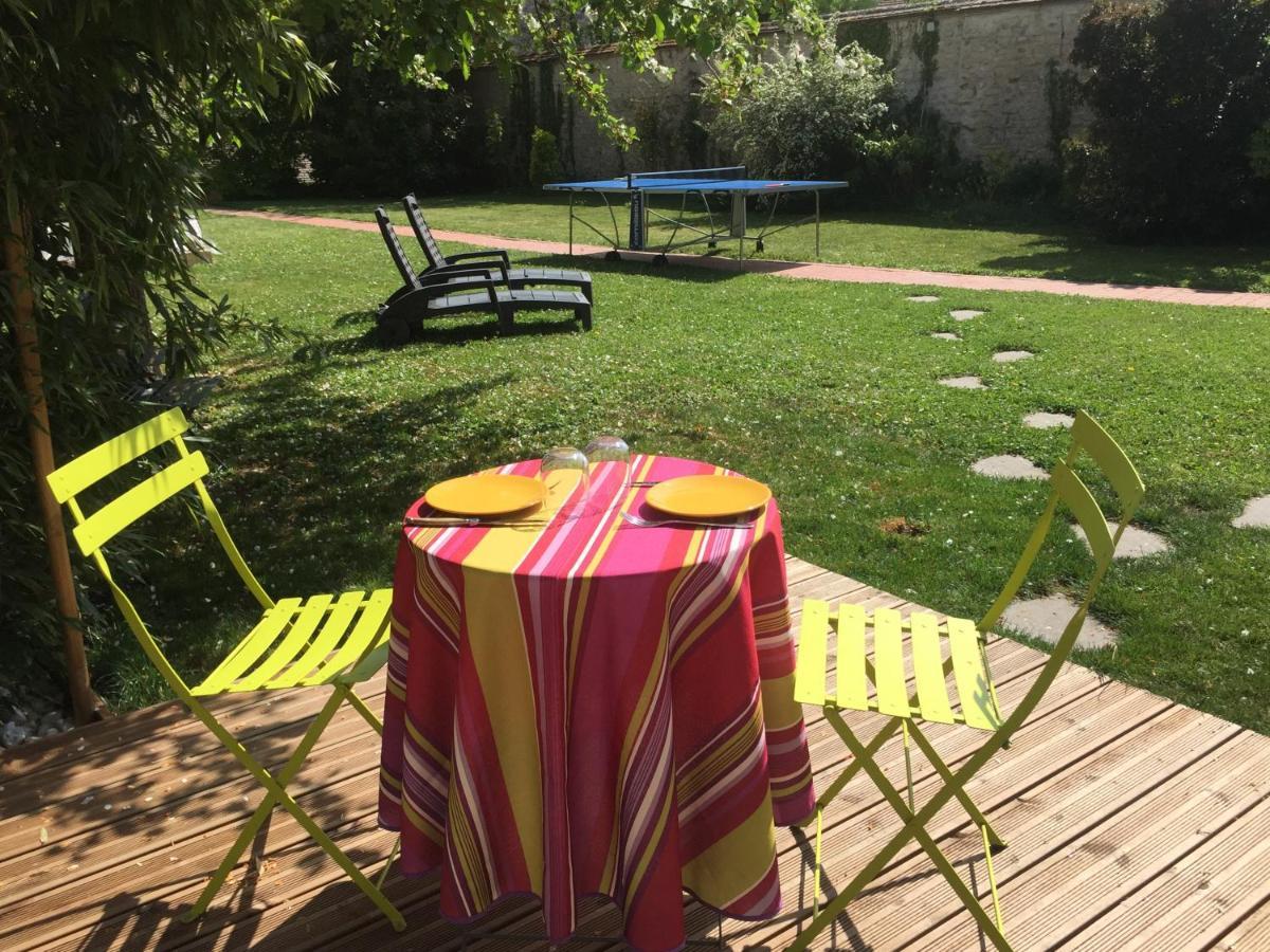 Les Gites Du Clos Saint-Martin Maule Exterior foto